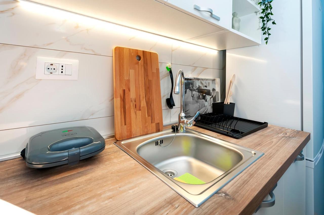 Otto Apartment With Sea View And Parking Rovinj Extérieur photo