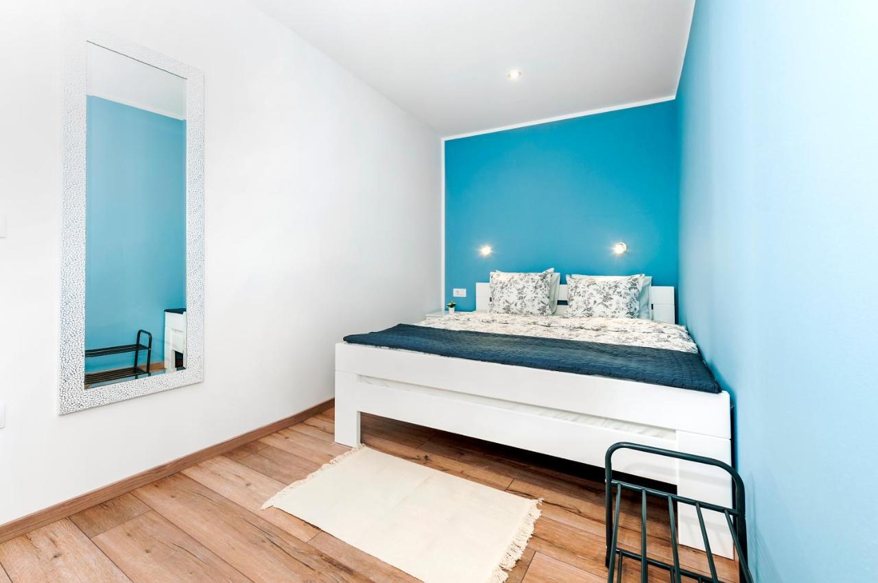 Otto Apartment With Sea View And Parking Rovinj Extérieur photo