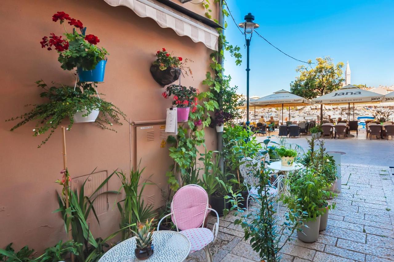 Otto Apartment With Sea View And Parking Rovinj Extérieur photo